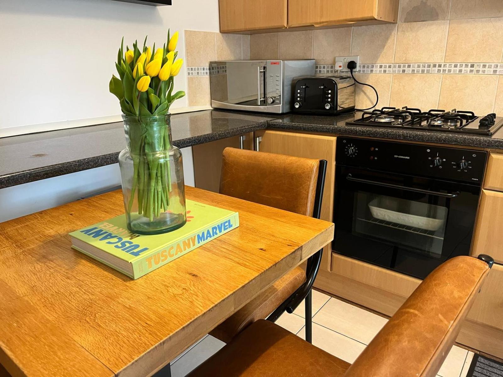 Charming 1-Bedroom Apartment Southfields, لندن المظهر الخارجي الصورة