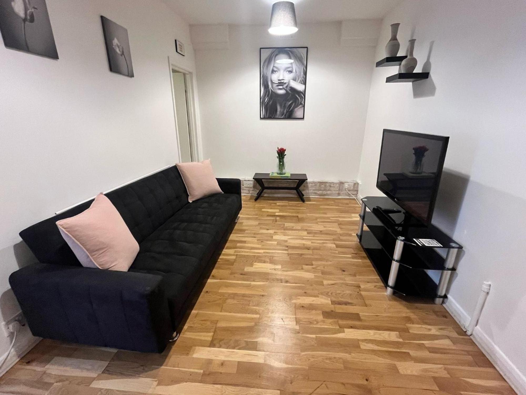 Charming 1-Bedroom Apartment Southfields, لندن المظهر الخارجي الصورة